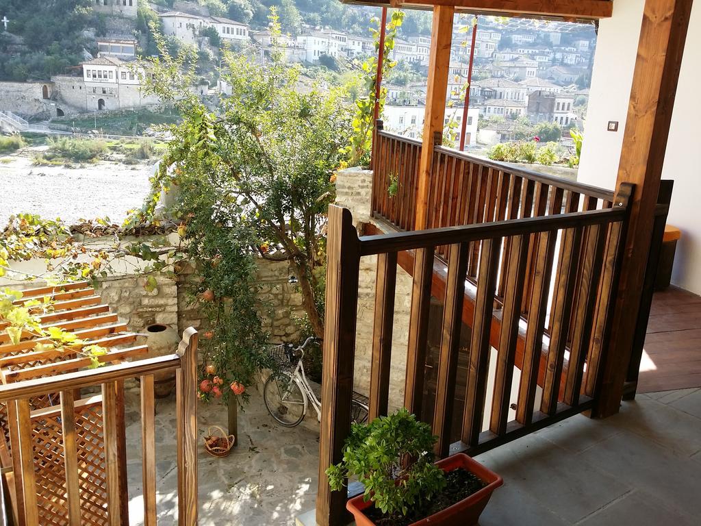 Guest House Mangalem Berat Kültér fotó