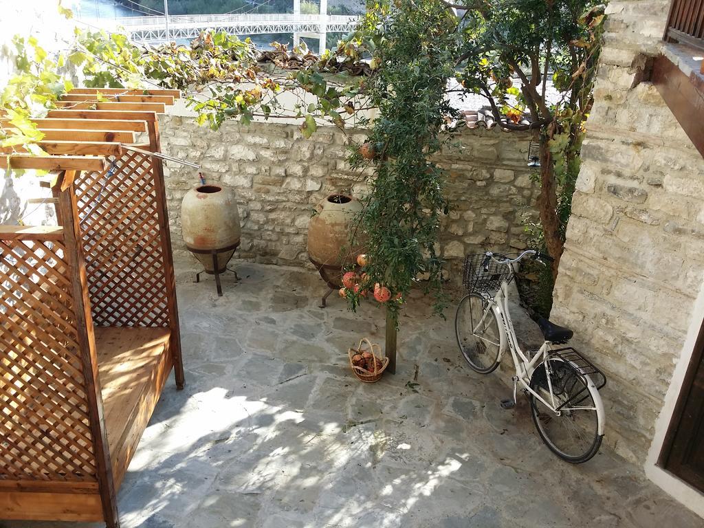 Guest House Mangalem Berat Kültér fotó