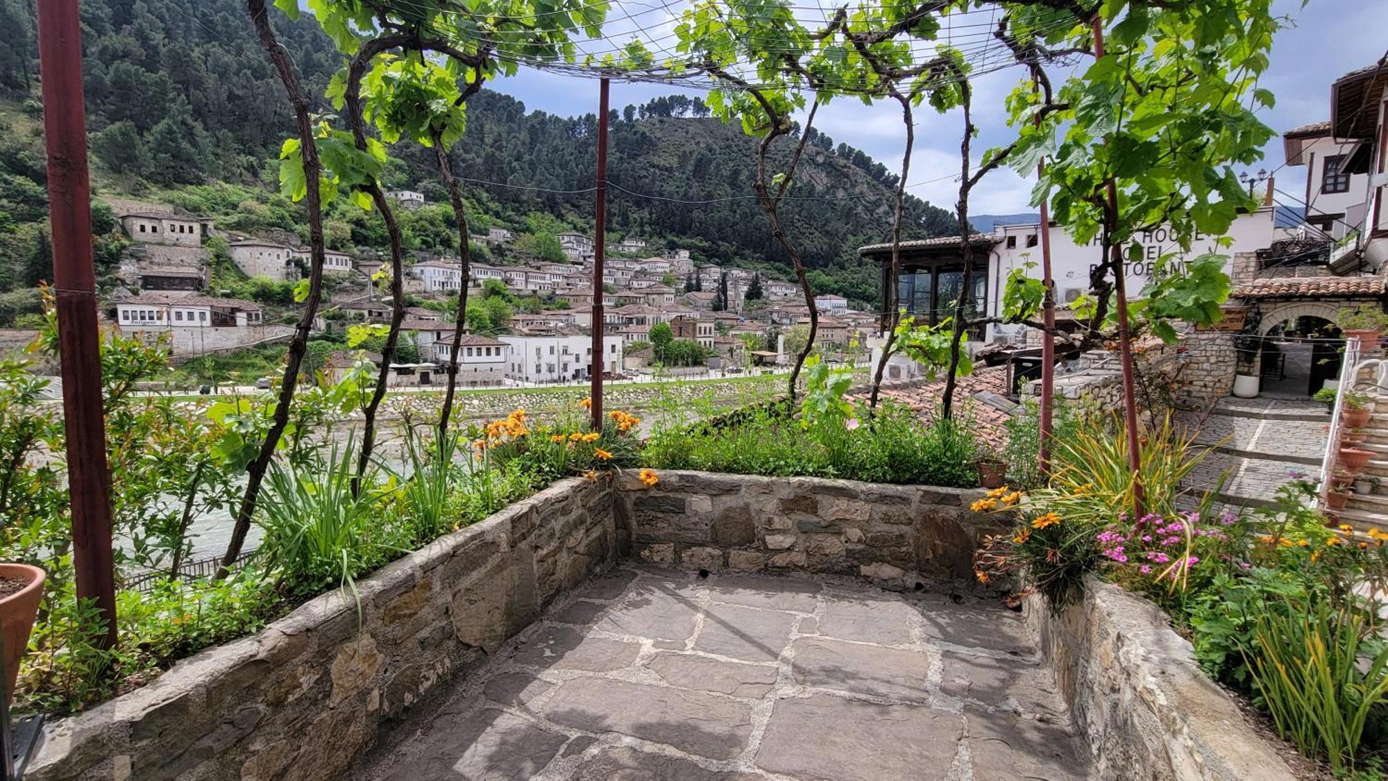 Guest House Mangalem Berat Kültér fotó