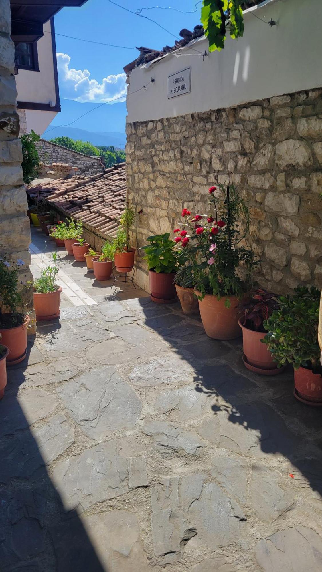 Guest House Mangalem Berat Kültér fotó