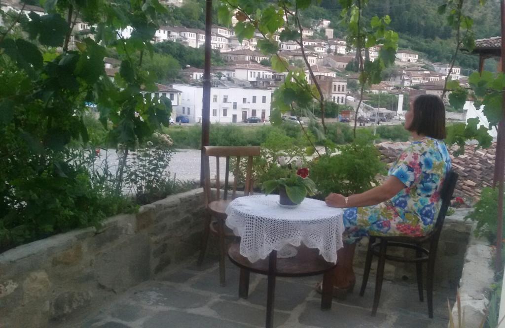 Guest House Mangalem Berat Kültér fotó