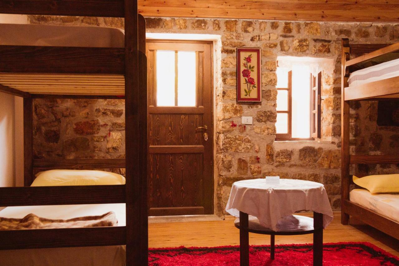 Guest House Mangalem Berat Kültér fotó