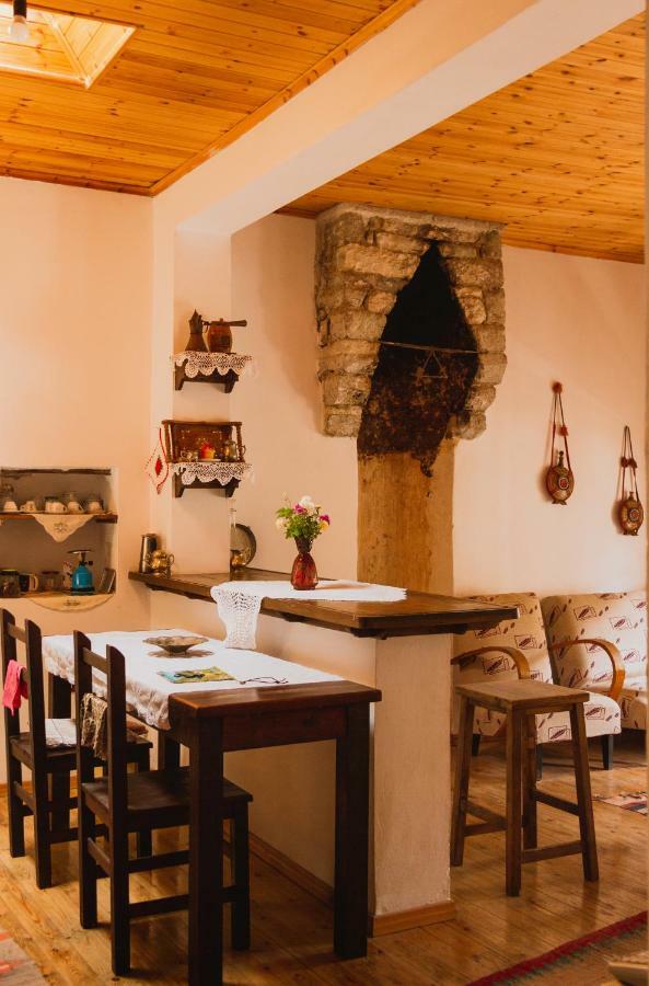 Guest House Mangalem Berat Kültér fotó