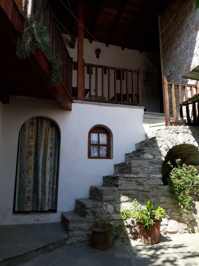 Guest House Mangalem Berat Kültér fotó
