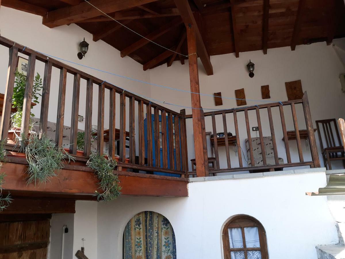 Guest House Mangalem Berat Kültér fotó