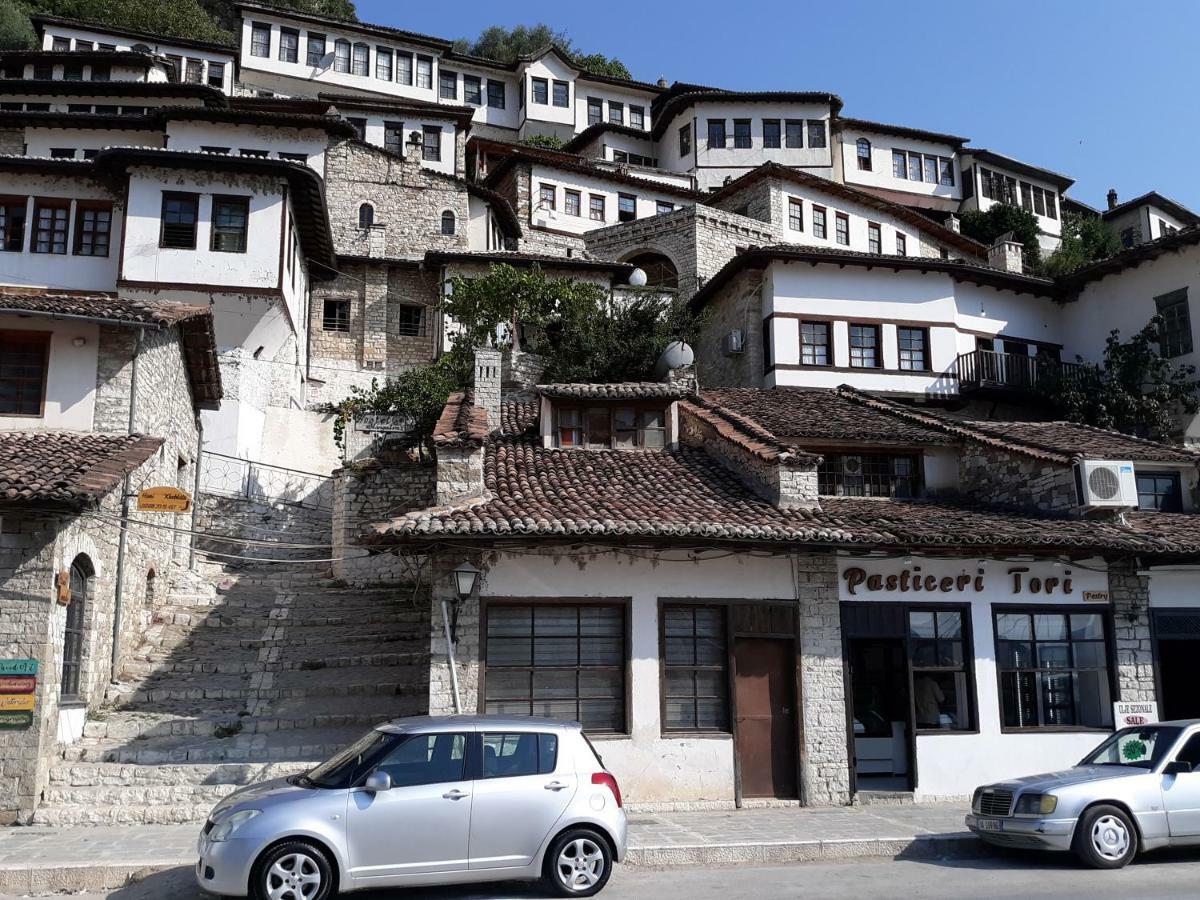 Guest House Mangalem Berat Kültér fotó